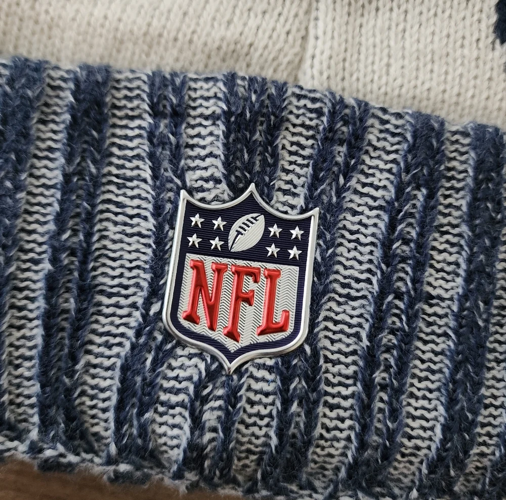 New Era NFL Seattle Seahawks Youth Sport Knit Pom Beanie NEW